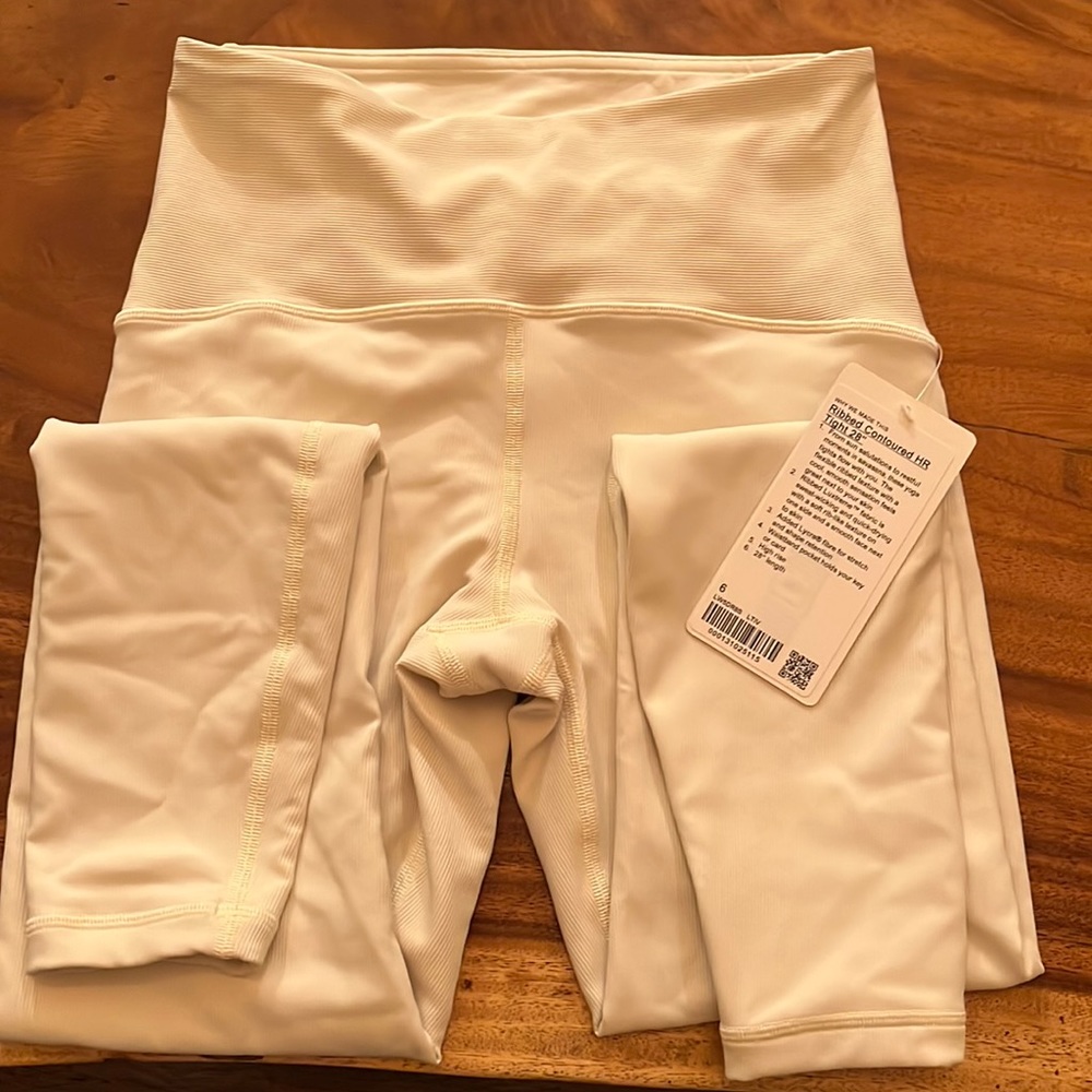Lululemon Ribbed Contoured High Rise Tight 28”